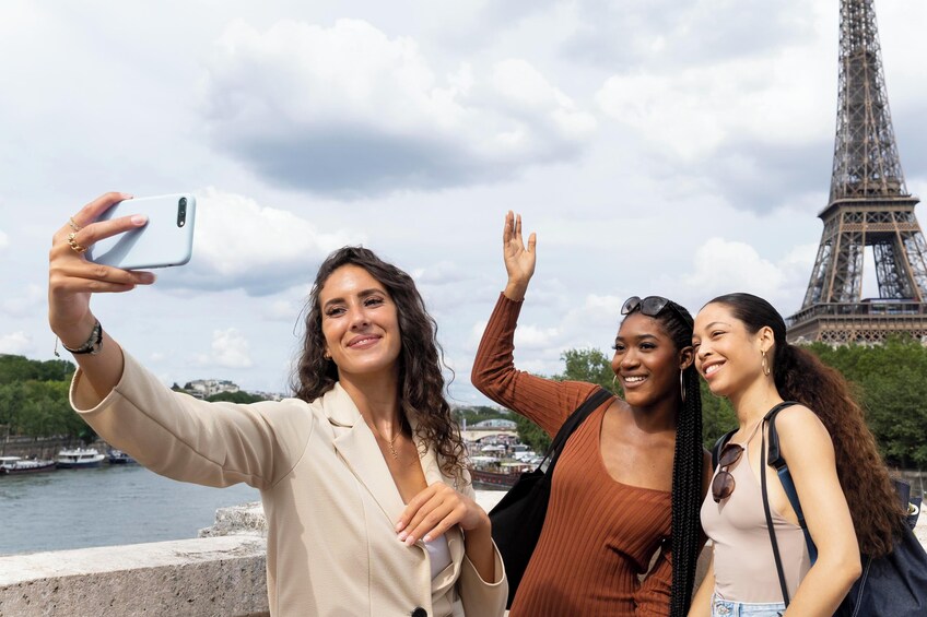 Photo-stop Selfie Tour of Paris