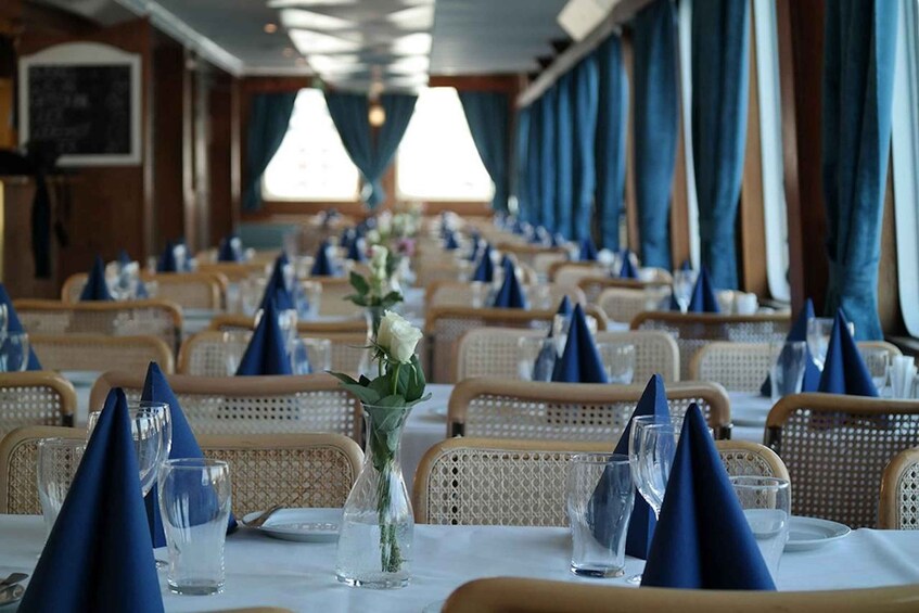 Picture 2 for Activity Stockholm: All-You-Can-Eat Shrimp/Tacos Cruise & Live Music
