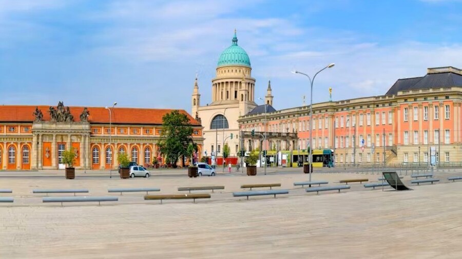 Potsdam Guided Tour with Sanssouci Gardens and Entrance Ticket