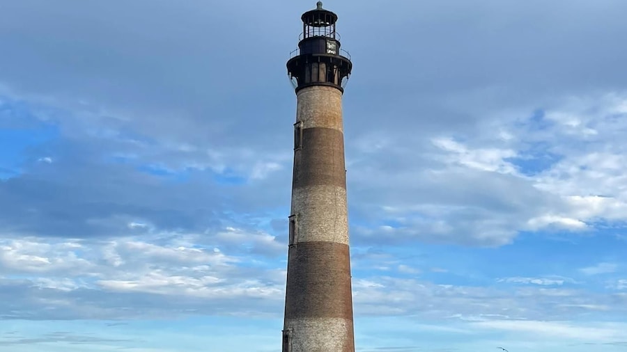Folly Beach: Sunset Dolphin Boat Tour to Morris Island