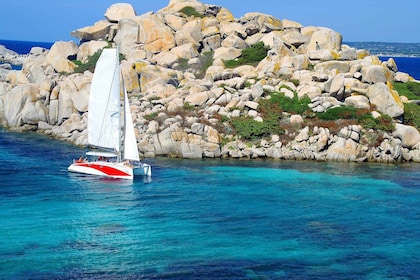 Bonifacio: Catamaran trip with snorkelling at the Lavezzi Islands