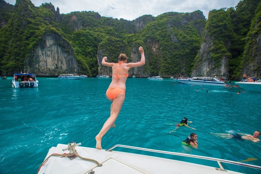 Phi Phi Island Hopping Day Trip by Speed Boat from Phuket