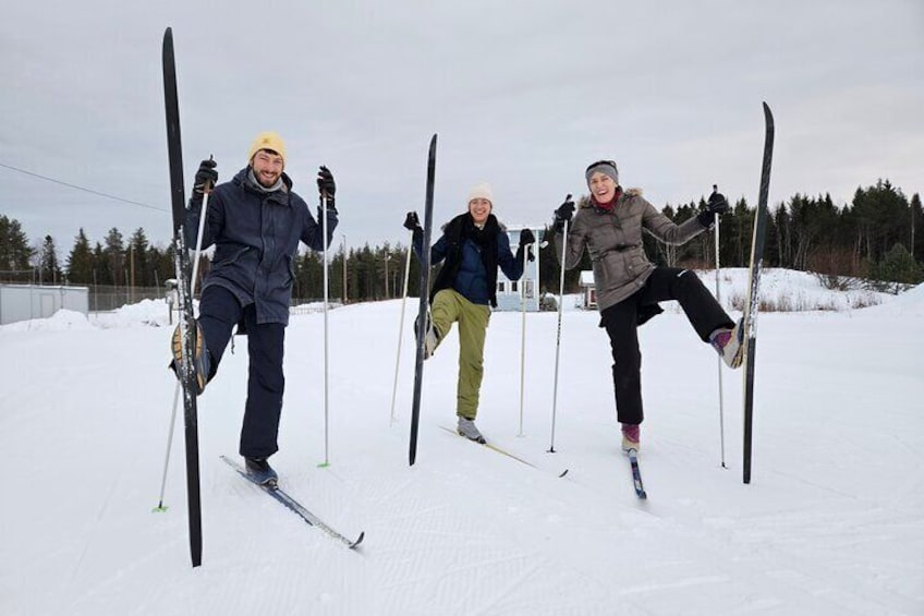 Traditional Small-group Sight-Skiing Experience in Kemi