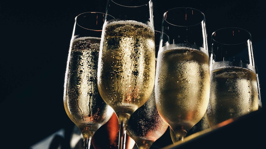 Kröv/Gut Hermes: Make your own sparkling wine – sparkling wine tasting experience