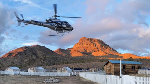 Recorrido de aterrizaje en helicóptero por el Gran Cañón y Western Ranch Ad...