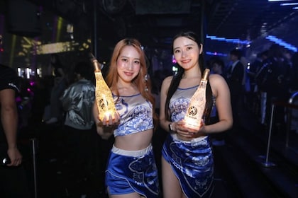 [Piano VIP] Discoteca WARP SHINJUKU: Notte di lusso a Kabukicho! (2 ore)