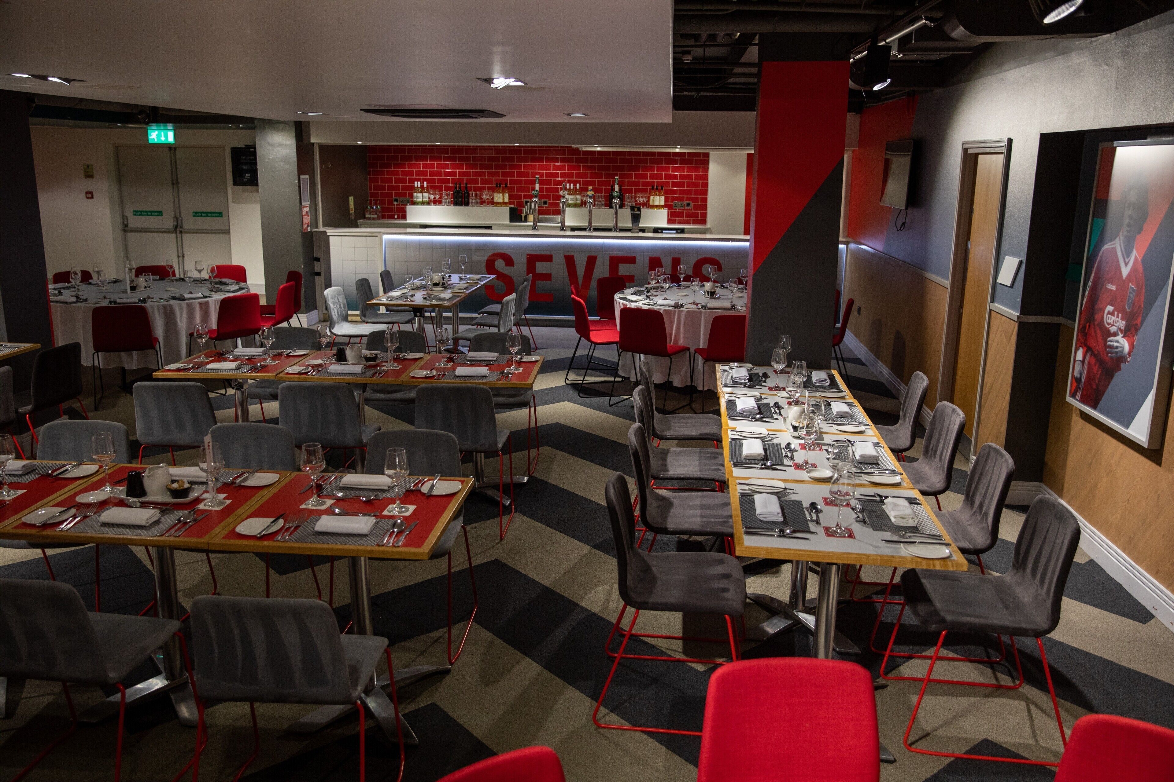 Entrada para el partido Liverpool FC vs Arsenal Hospitality: Liverpool FC vs Arsenal – Hospitality Match Ticket
