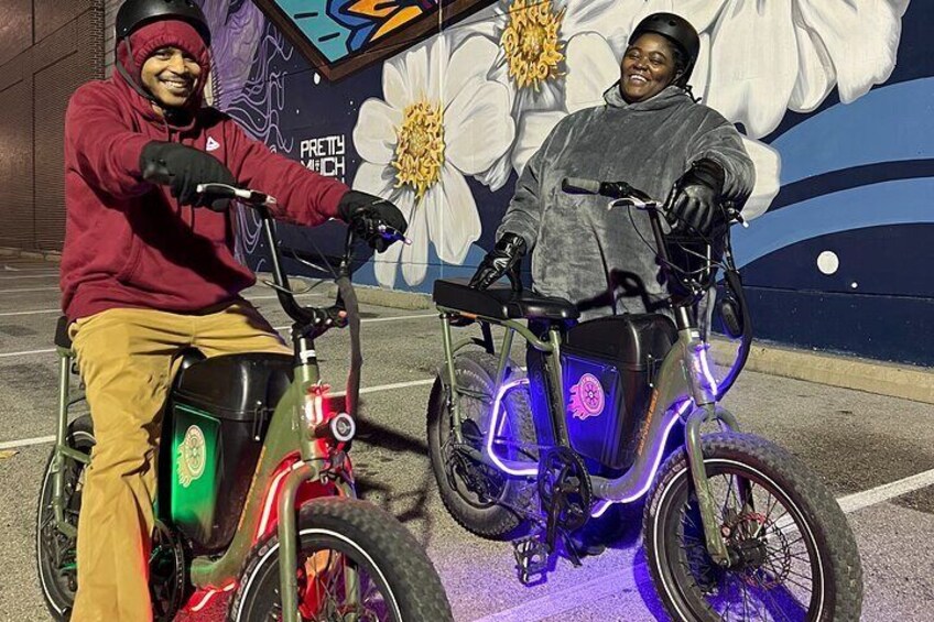 Downtown Dallas Night Sightseeing 2 Hour E-Bike tour