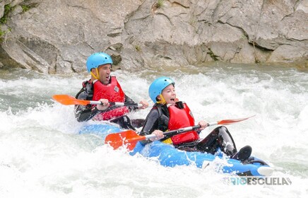 Huesca: River Kayak in the Pyrenean geological route