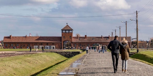 Full-Day Private Trip from Prague to Auschwitz - Birkenau