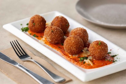 Darwin: 4-Course Dining Experience with Sparkling Wine