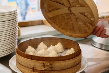 3-hour breakfast walking tour in former French Concession