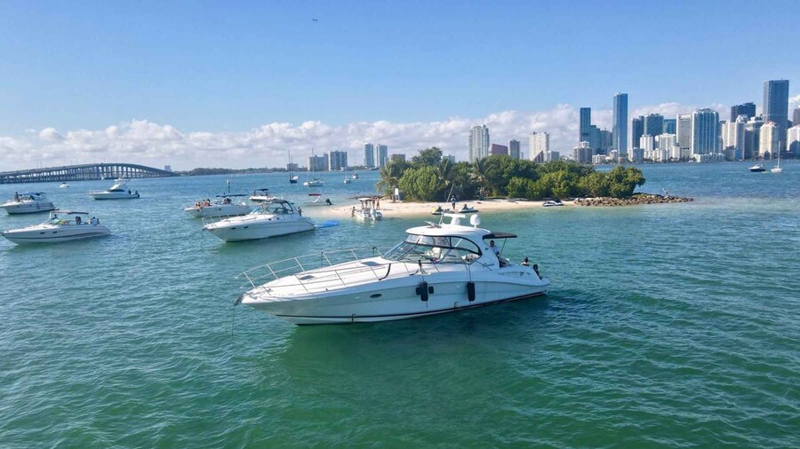 Miami: Private Yacht Charter