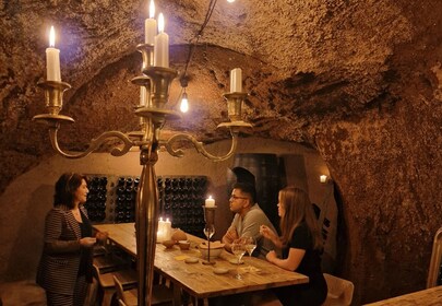 Rome: Candlelight Wine tasting in ancient roman Cave