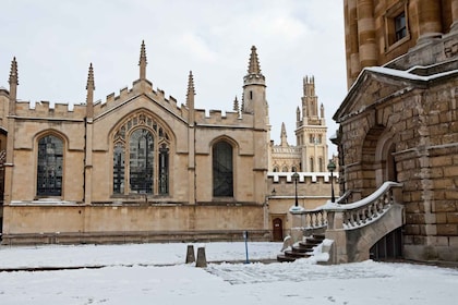Enchanted Oxford: A Christmas Private Walking Tour