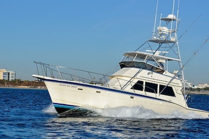 Deep sea offshore fishing out of Fort Lauderdale aboard 52' Hatteras