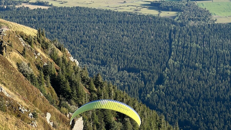 Puy de Dôme: paragliding initiation