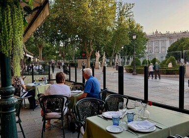 Madrid: Royal Palace Small Group Guided Tour & Wine Tasting