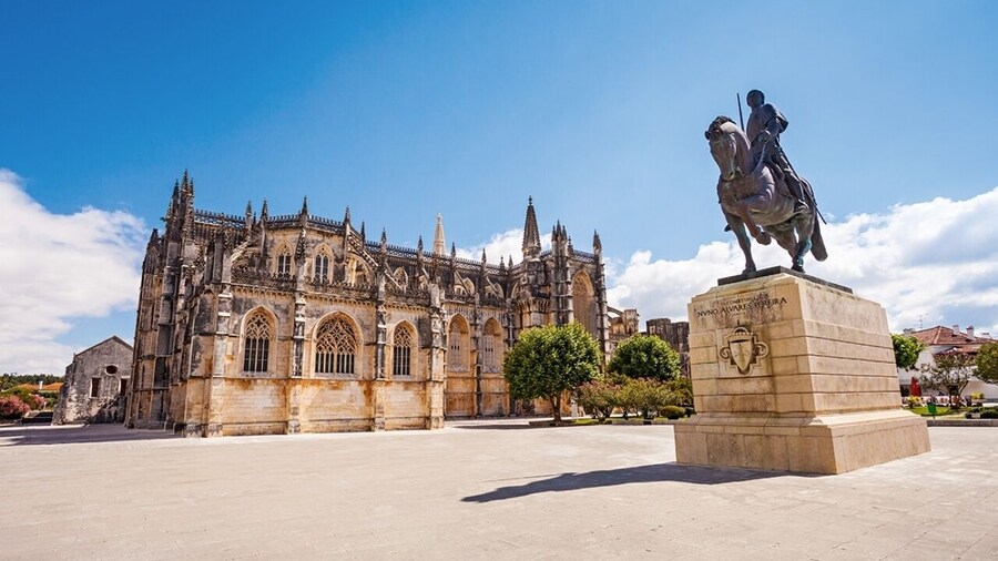 Fatima, Batalha, Nazaré, Obidos Private City tour