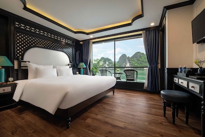 2/3-Day Halong & Lan Ha Bay Doris 5* Cruise balcony, bathtub