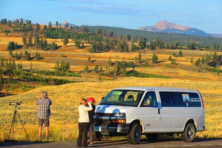 caravan tour yellowstone