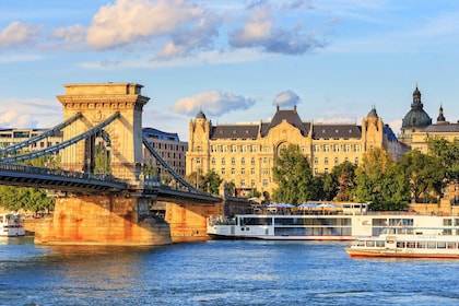 Vienna: Budapest & Bratislava Two Capitals Day Trip