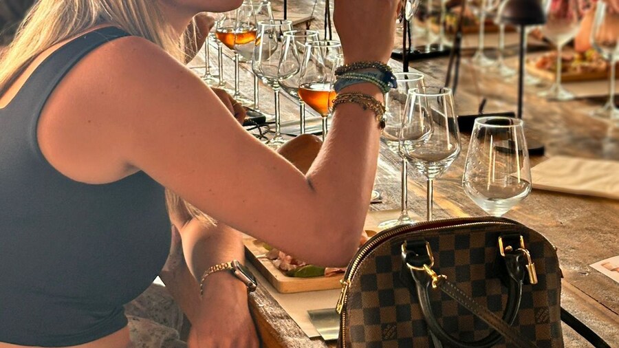 Lazise: Wine Tasting Experience with Local Delicacies
