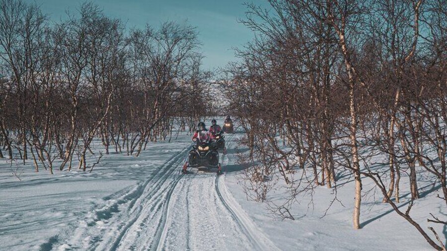 3hr Finnmarksvidda Snowmobile Adventure