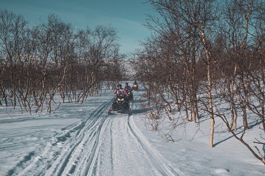3hr Finnmarksvidda Snowmobile Adventure