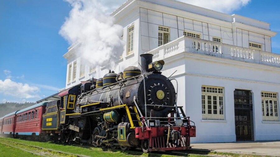 Tour en Tren Turístico de la Sabana hacia Zipaquirá y Cajicá