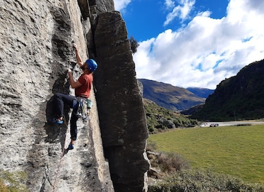 Wanaka: Rock Climbing Experience with Equipment