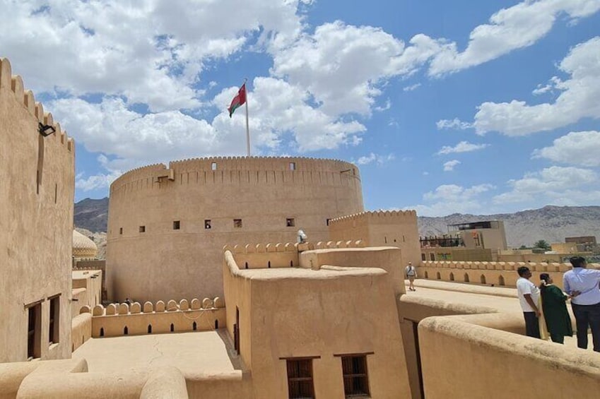 Full-Day Nizwa Fort, Bahla Fort and Jabreen Castle Private Tour