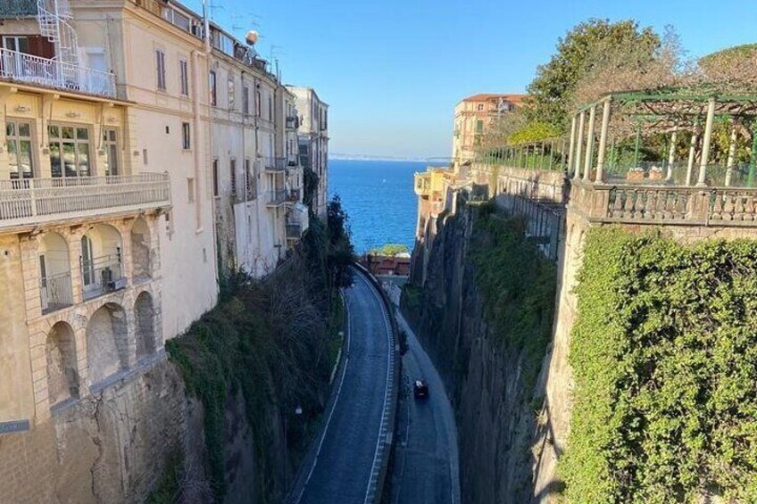 1-Day Tour to Visit the Wonderful Amalfi Coast