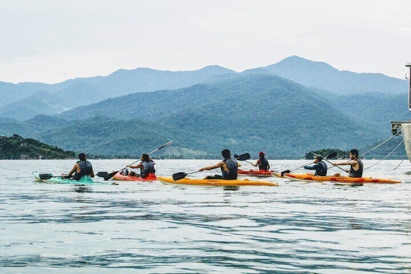Kayaking experience through the islands of Paraty