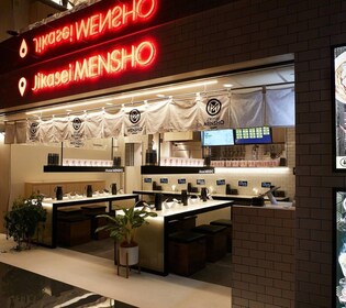 Tokyo: Vegan Food and Stand-Up Comedy Tour in Shibuya