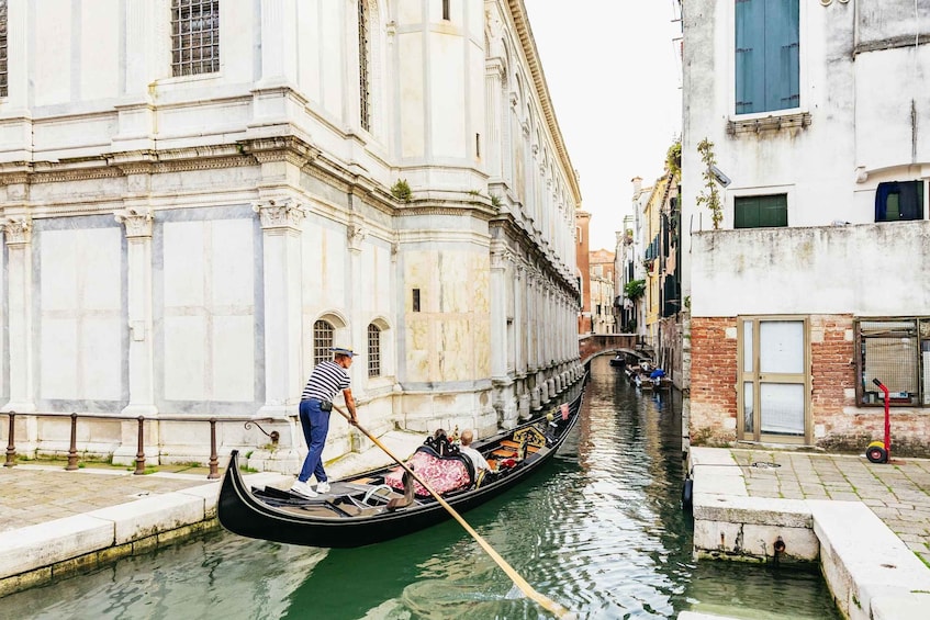 Picture 1 for Activity Venice: Highlights and Hidden Gems Night Walking Tour