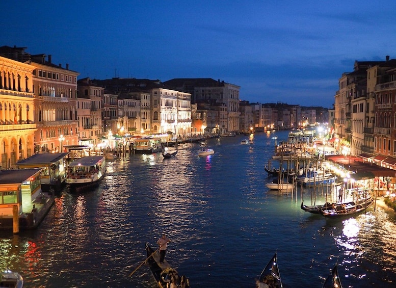 Picture 4 for Activity Venice: Highlights and Hidden Gems Night Walking Tour