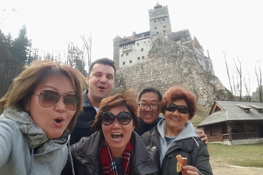 8h Dracula's Castle Private Tour from Bucharest - Fast Tour