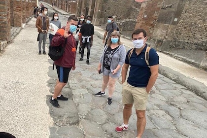 Exclusive Half-Day Tour in Pompeii with skip the line tickets