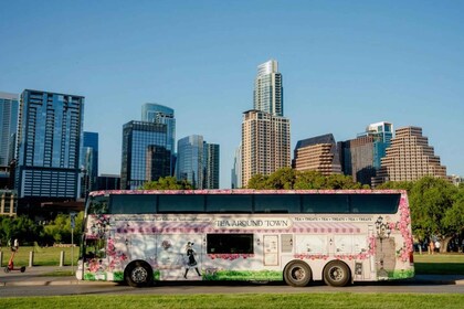 Austin: Tea Around Town Bus Tour with Live Music