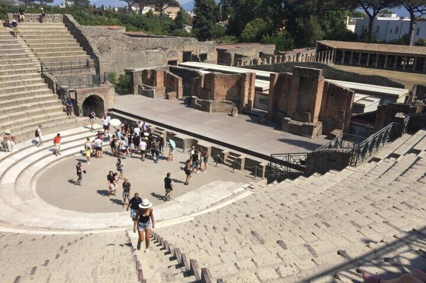 Tour to Sorrento and Pompeii with Transport and Tourist Guide