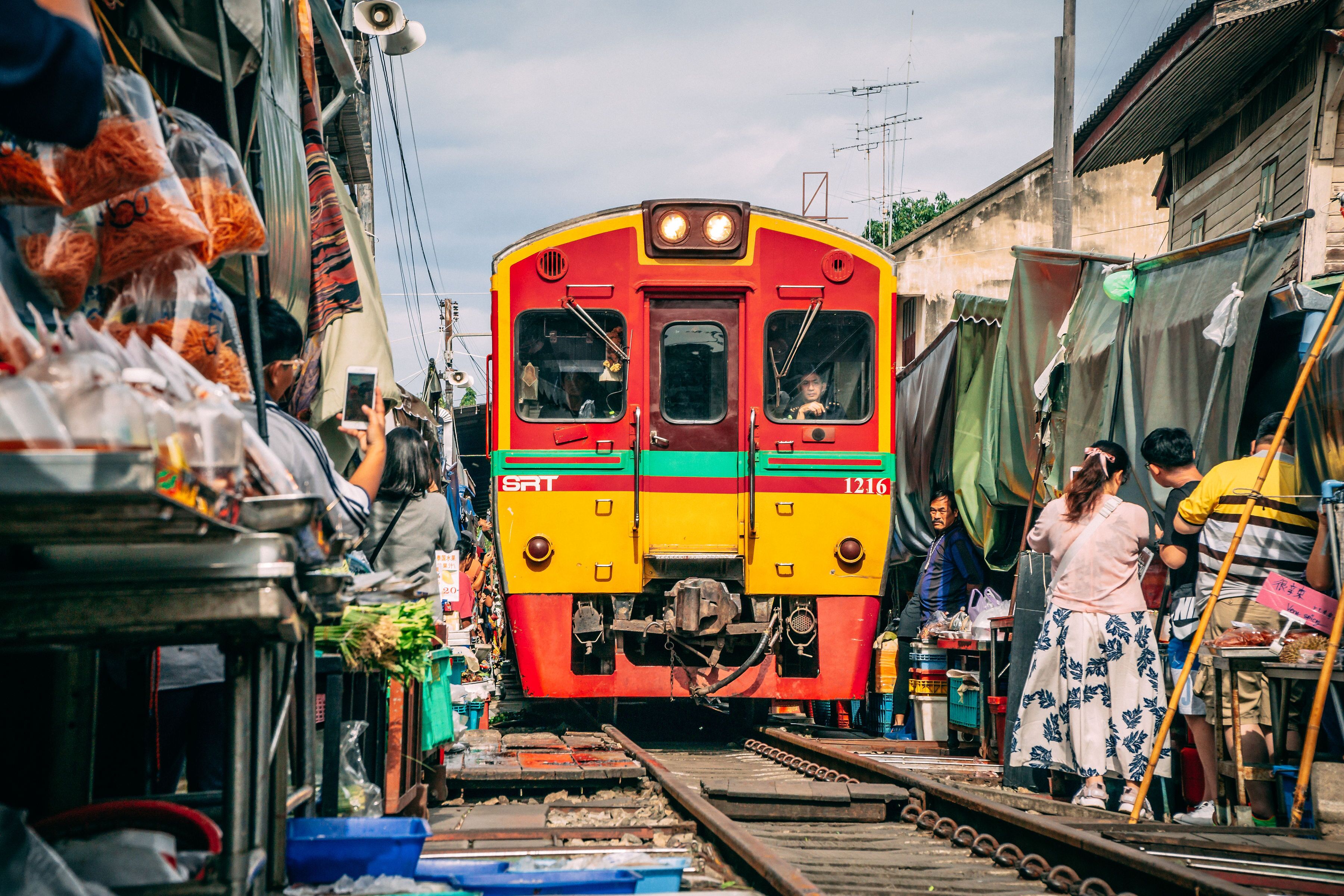 Ayutthaya, Railway Market and Damnoen Saduak Floating Market - Full Day