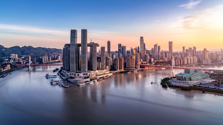 Chongqing: Guided City Walking Private Tour in English or Spanish