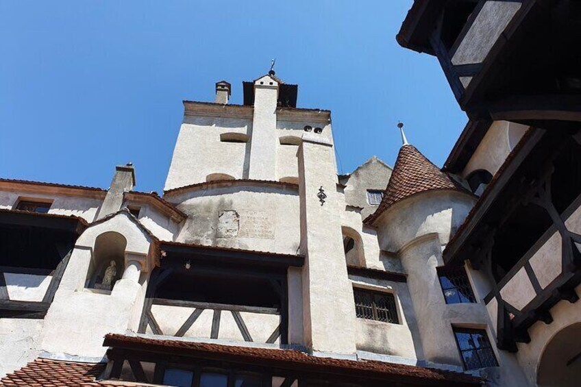 Visit Dracula Castle from Bucharest in 7 hours Private Tour Drop off to Airport