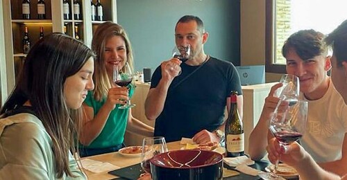 Visit a wine cellar, a wine museum and a traditional meal