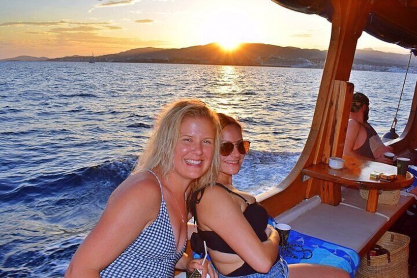 Sunset Tour Mallorca: Sunset boat trip with music & good atmosphere