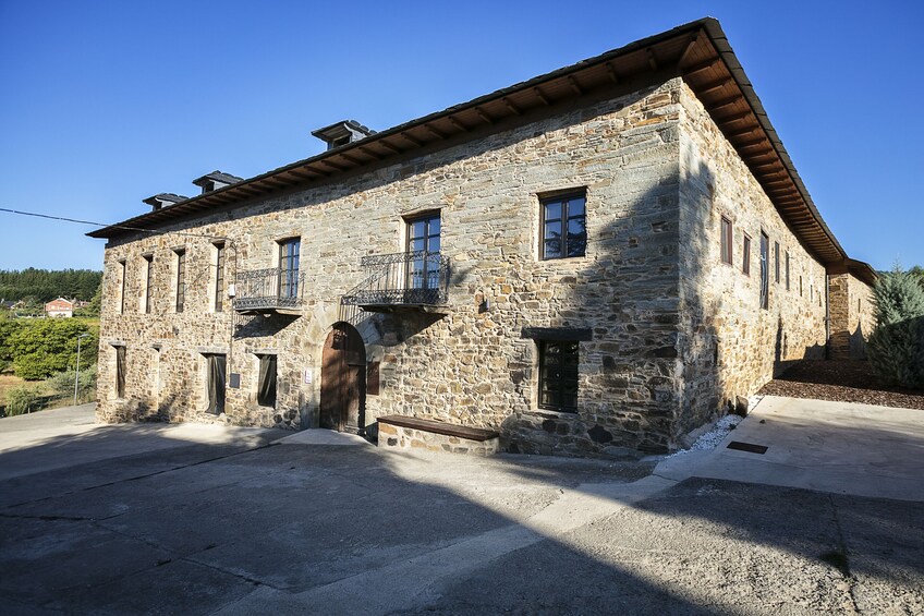 Winery tour and testing in El Bierzo, a great wine tradition