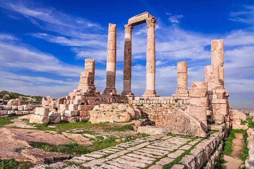 From Amman: Full-Day tour Amman city tour and desert castles