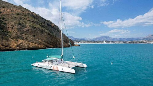 Altea : Croisière en catamaran avec arrêt baignade