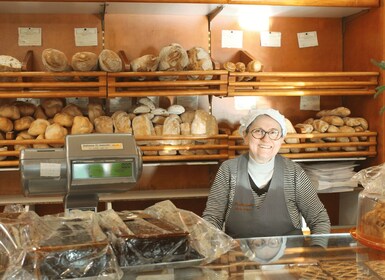 Food Tour with Wine Tasting in Milan